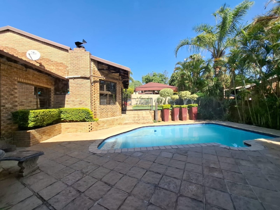 5 Bedroom Property for Sale in Cashan North West